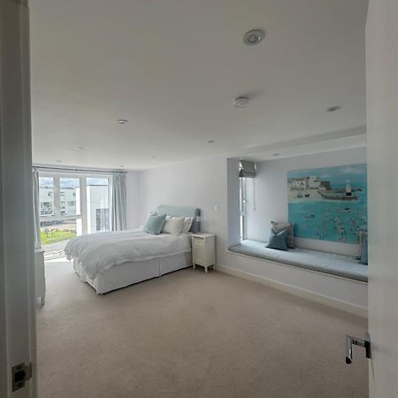 6 Ocean Gate Apartment New Quay Екстериор снимка