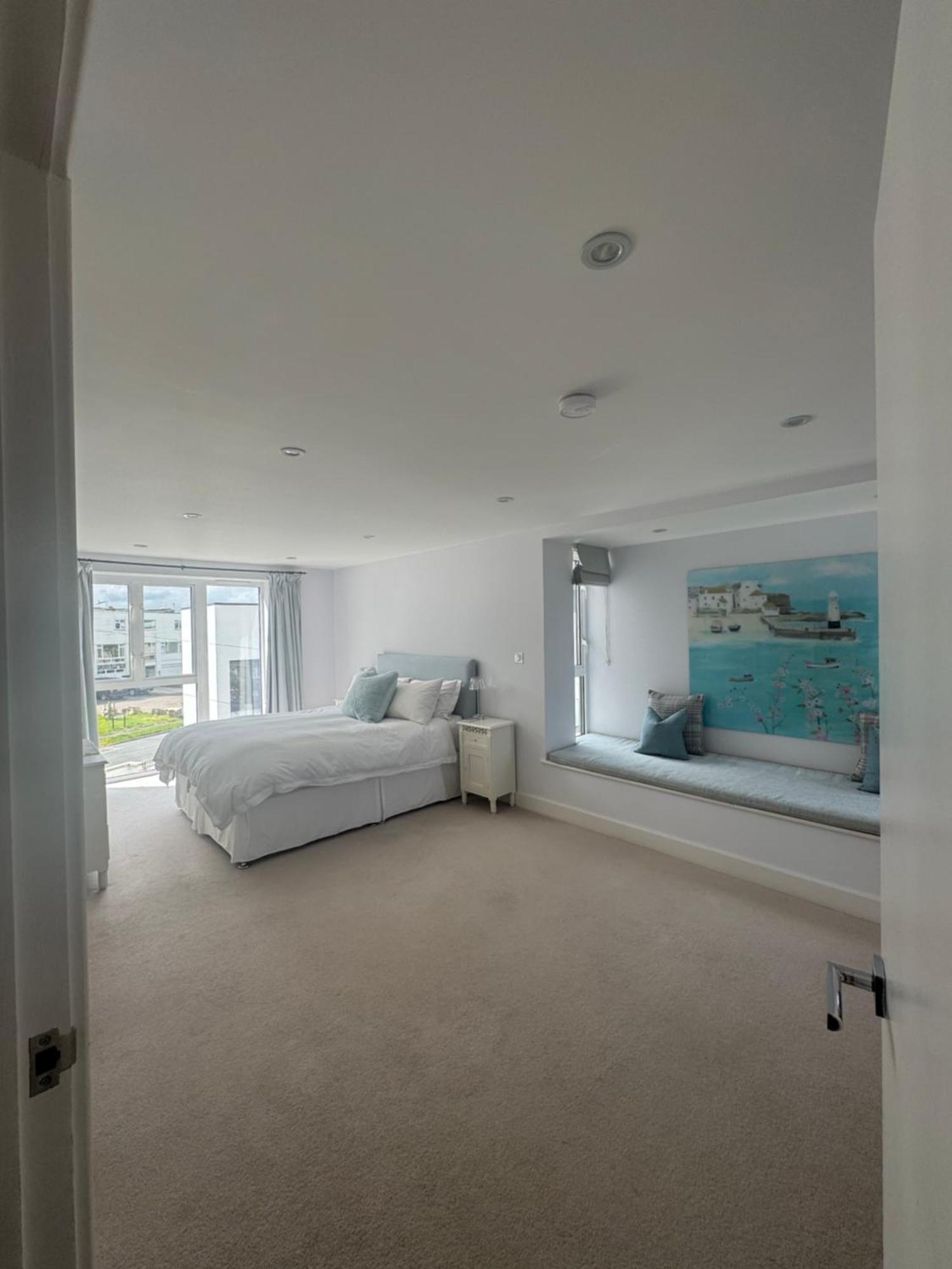 6 Ocean Gate Apartment New Quay Екстериор снимка