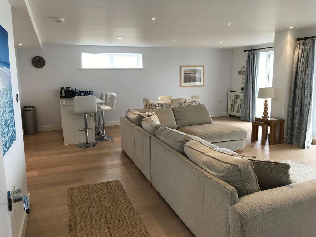 6 Ocean Gate Apartment New Quay Екстериор снимка