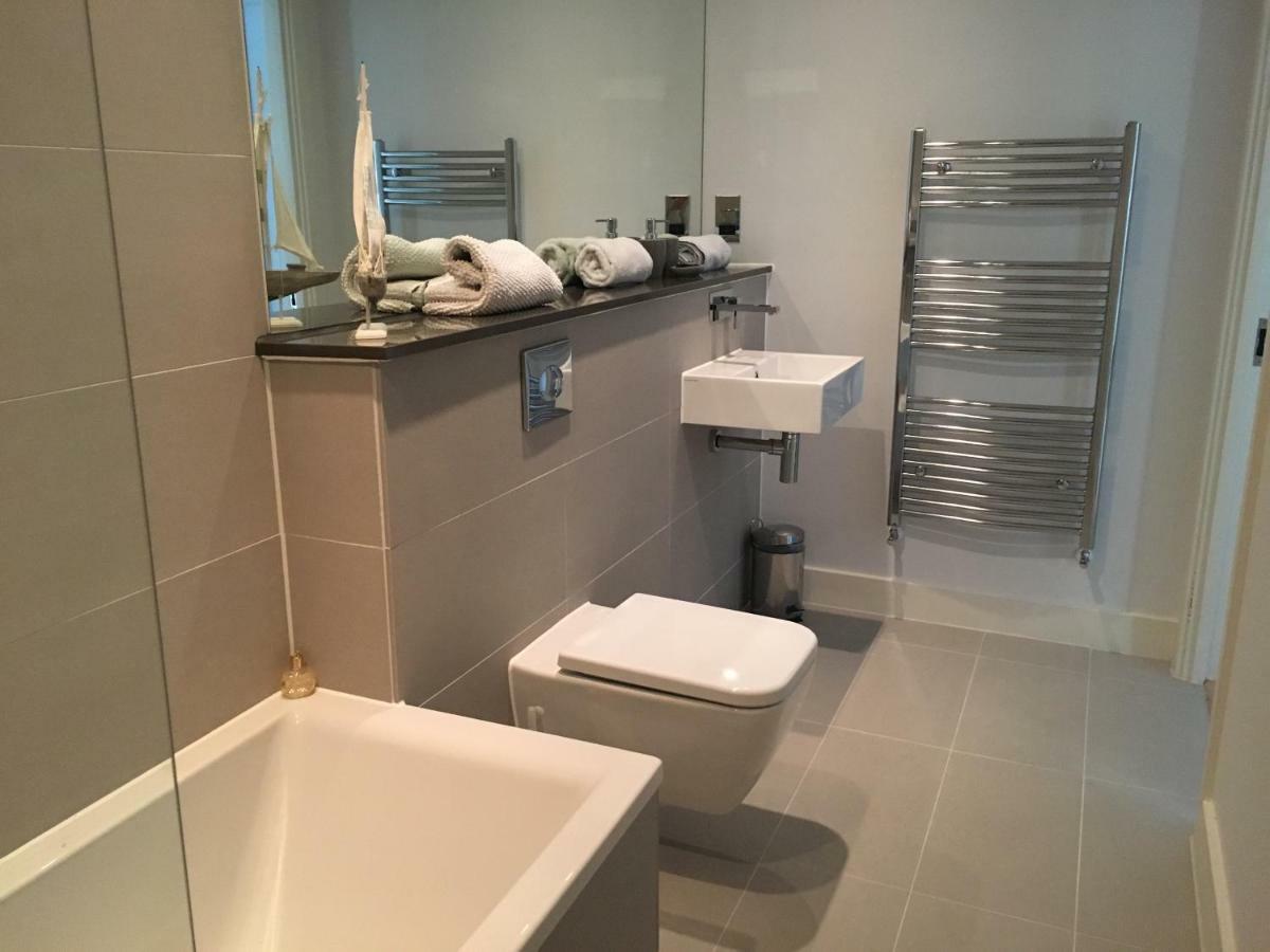 6 Ocean Gate Apartment New Quay Екстериор снимка